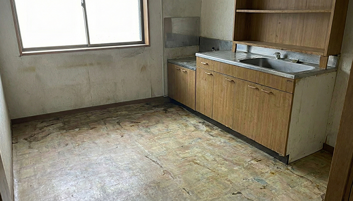 倉庫の害虫駆除と片づけの事例ビフォーアフター_富山県富山市