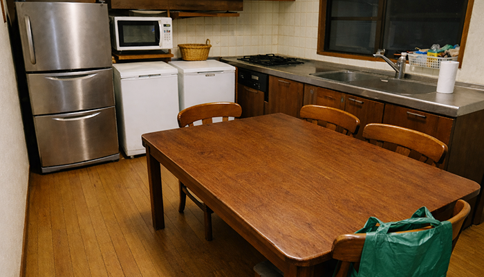 石川県小松市の片付け事例。高齢者住居にてセルフネグレクトによりゴミ屋敷となった事例