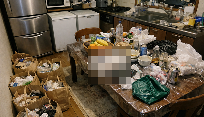 石川県小松市の片付け事例。高齢者住居にてセルフネグレクトによりゴミ屋敷となった事例