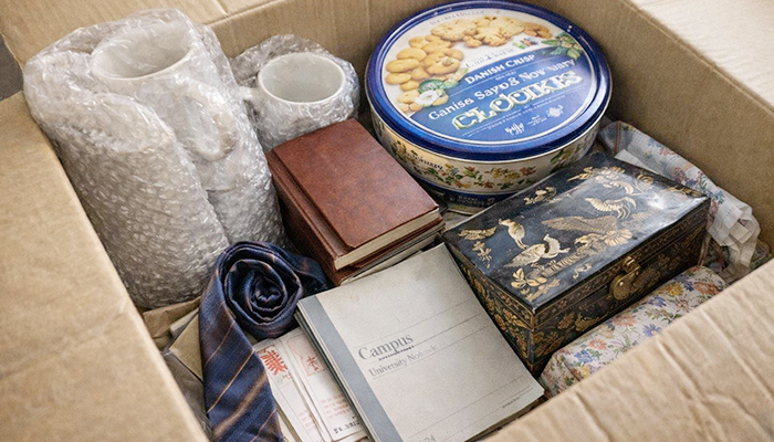 石川県七尾市にて、震災後の住居から必要な貴重品を運び出した事例