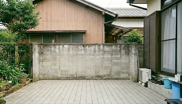 石川県かほく市にて、相続した空き家の片付け事例。倉庫の解体を含め、すべての不用品を処分