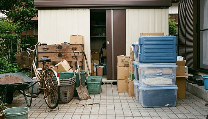 石川県かほく市にて、相続した空き家の片付け事例。倉庫の解体を含め、すべての不用品を処分